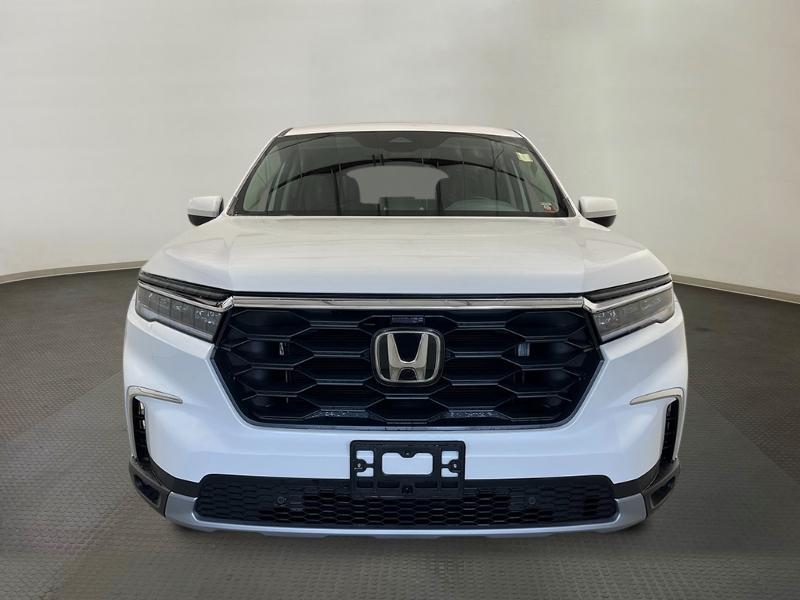 new 2025 Honda Pilot car, priced at $46,995