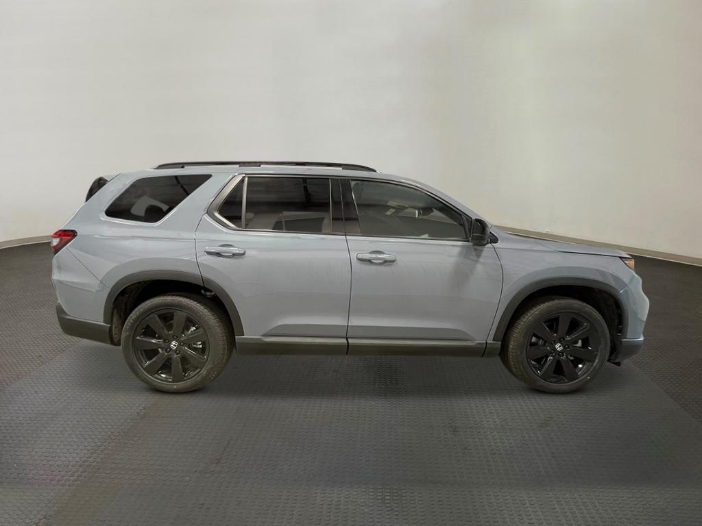 new 2025 Honda Pilot car, priced at $56,485