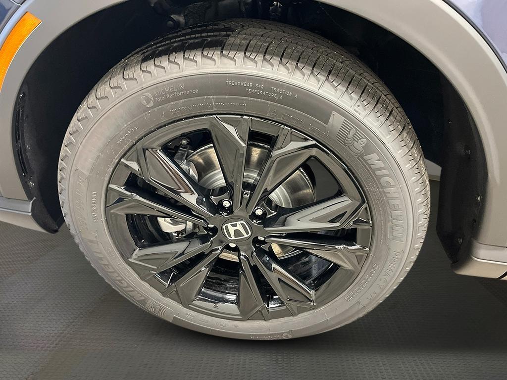 new 2026 Honda CR-V Hybrid car, priced at $43,700
