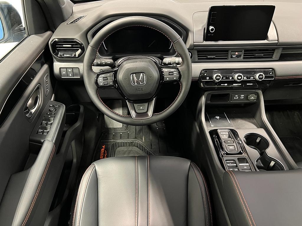 new 2025 Honda Pilot car, priced at $50,850