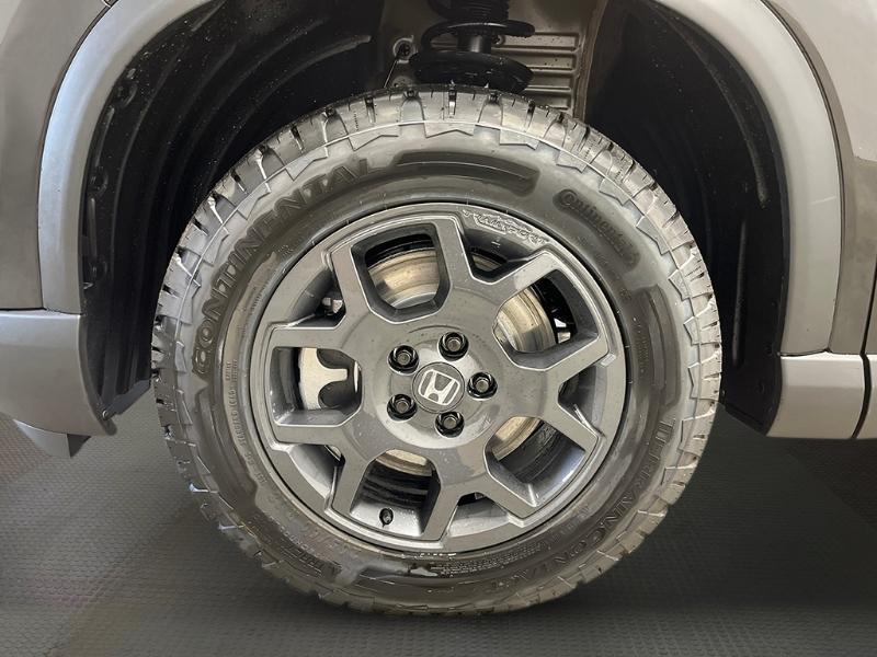 new 2025 Honda Pilot car, priced at $50,850