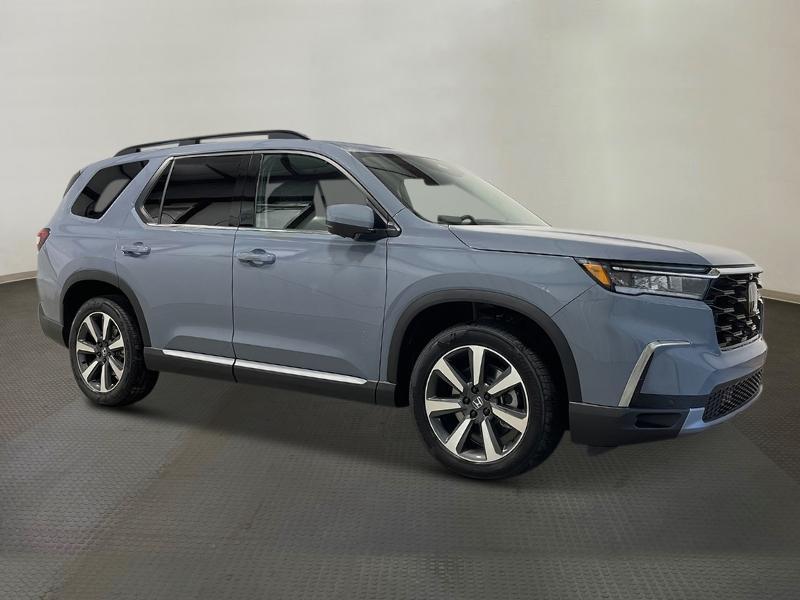 new 2025 Honda Pilot car, priced at $54,985