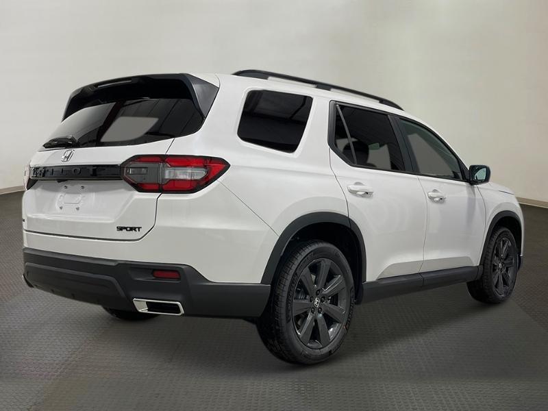 new 2025 Honda Pilot car, priced at $44,205