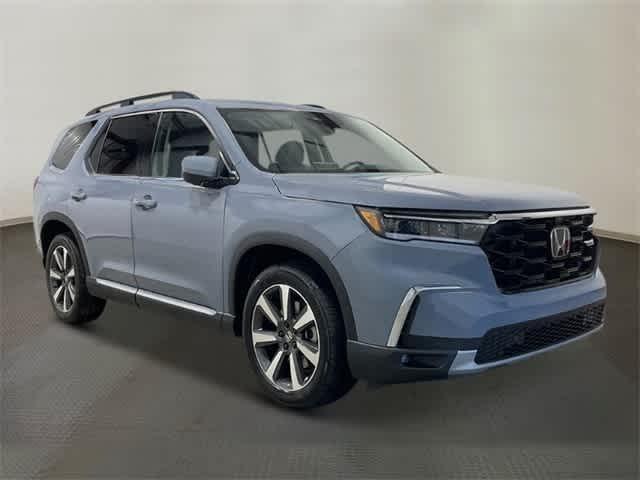 new 2025 Honda Pilot car, priced at $54,985
