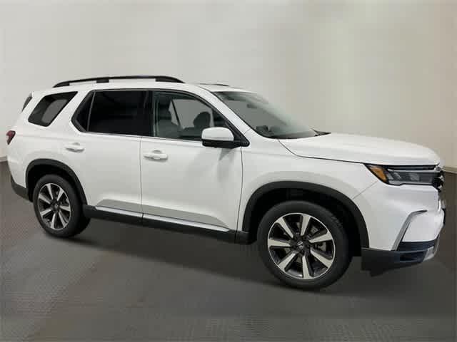 new 2025 Honda Pilot car, priced at $54,985