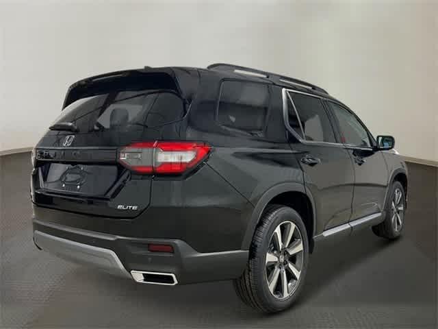 new 2025 Honda Pilot car, priced at $55,260