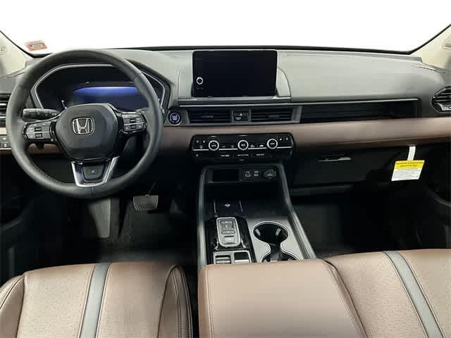 new 2025 Honda Pilot car, priced at $55,260