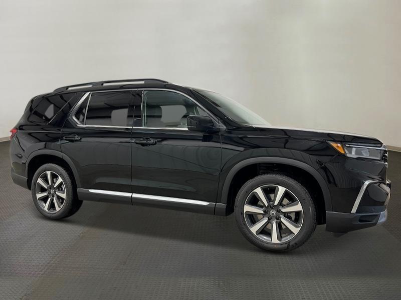 new 2025 Honda Pilot car, priced at $51,050