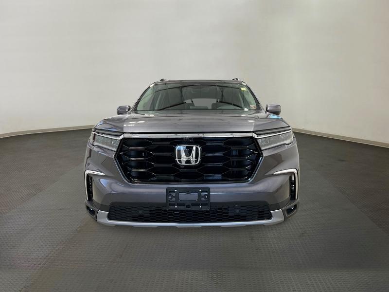 new 2025 Honda Pilot car, priced at $54,475