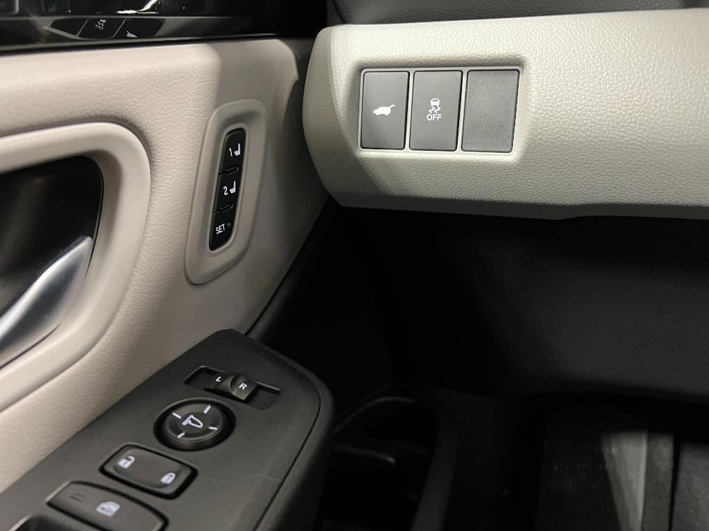 new 2025 Honda Pilot car, priced at $47,050
