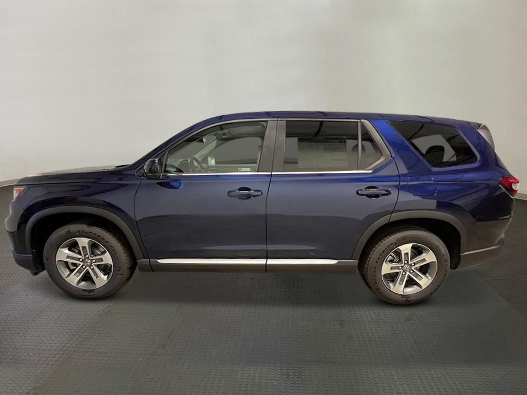 new 2025 Honda Pilot car, priced at $47,050