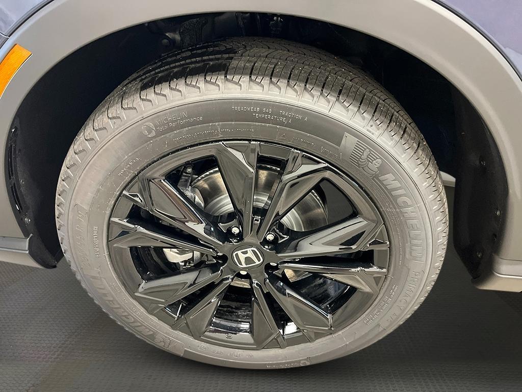 new 2026 Honda CR-V Hybrid car, priced at $43,700