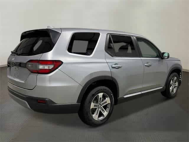 new 2025 Honda Pilot car, priced at $47,095