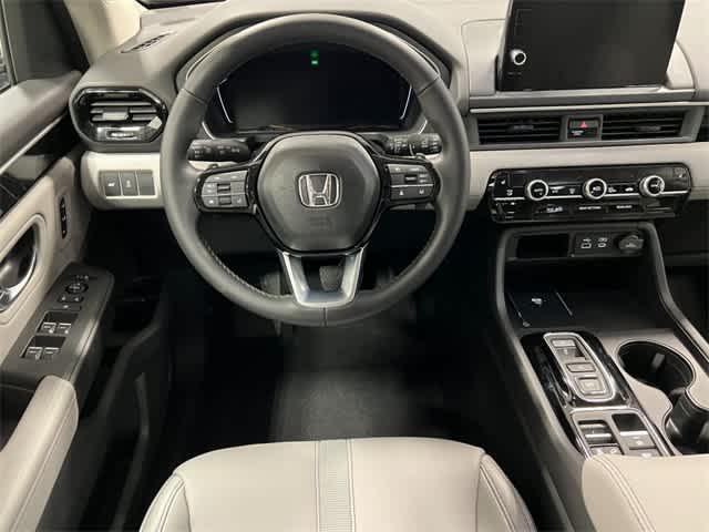 new 2025 Honda Pilot car, priced at $47,095