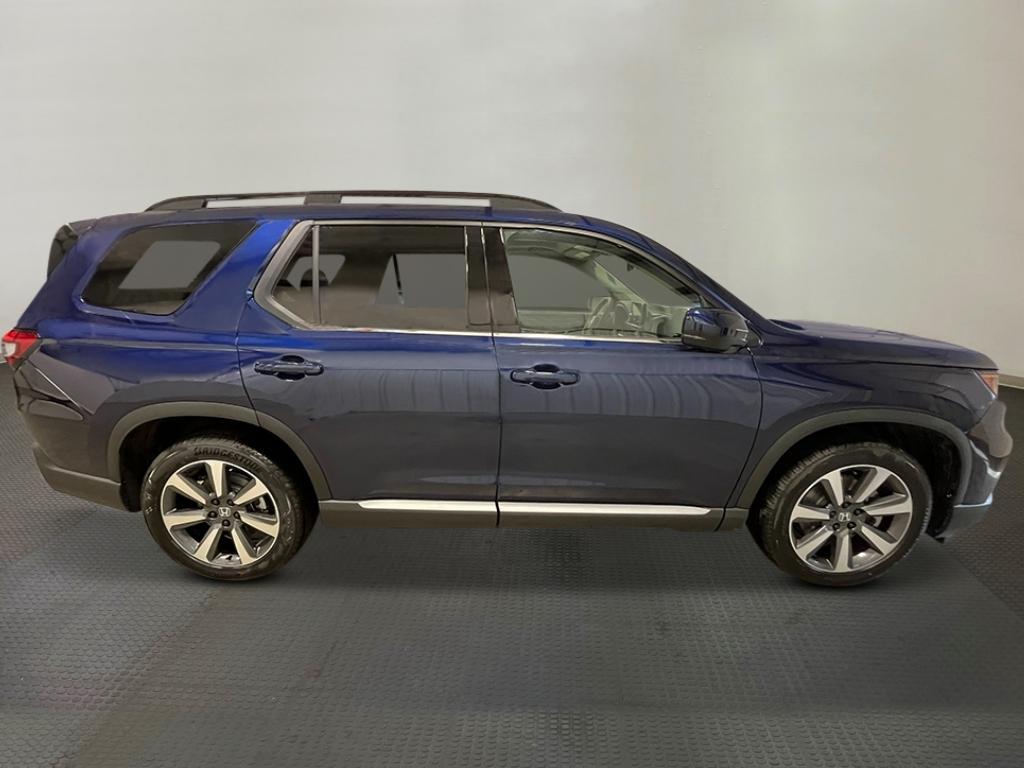 new 2025 Honda Pilot car, priced at $54,530