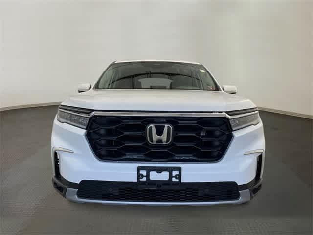 new 2025 Honda Pilot car, priced at $47,450