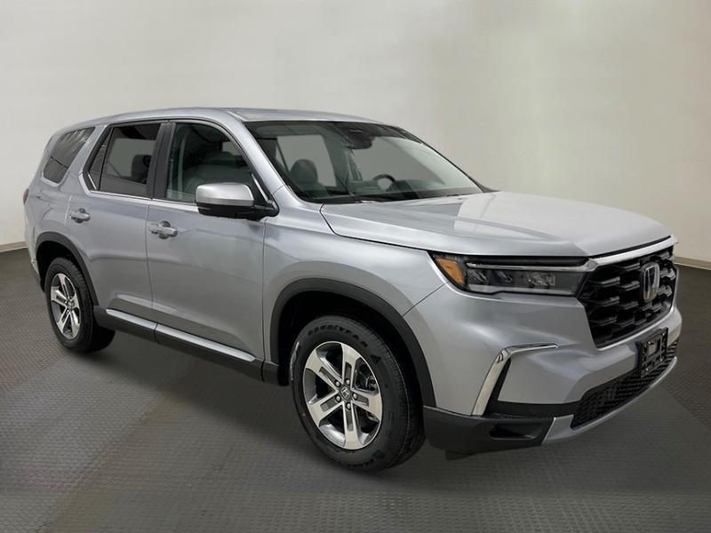 new 2025 Honda Pilot car, priced at $46,995