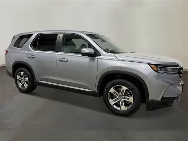 new 2025 Honda Pilot car, priced at $47,825