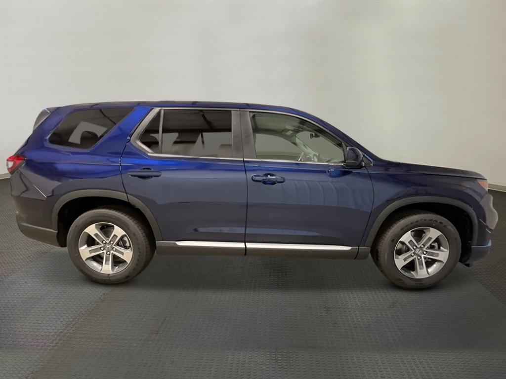 new 2025 Honda Pilot car, priced at $47,050