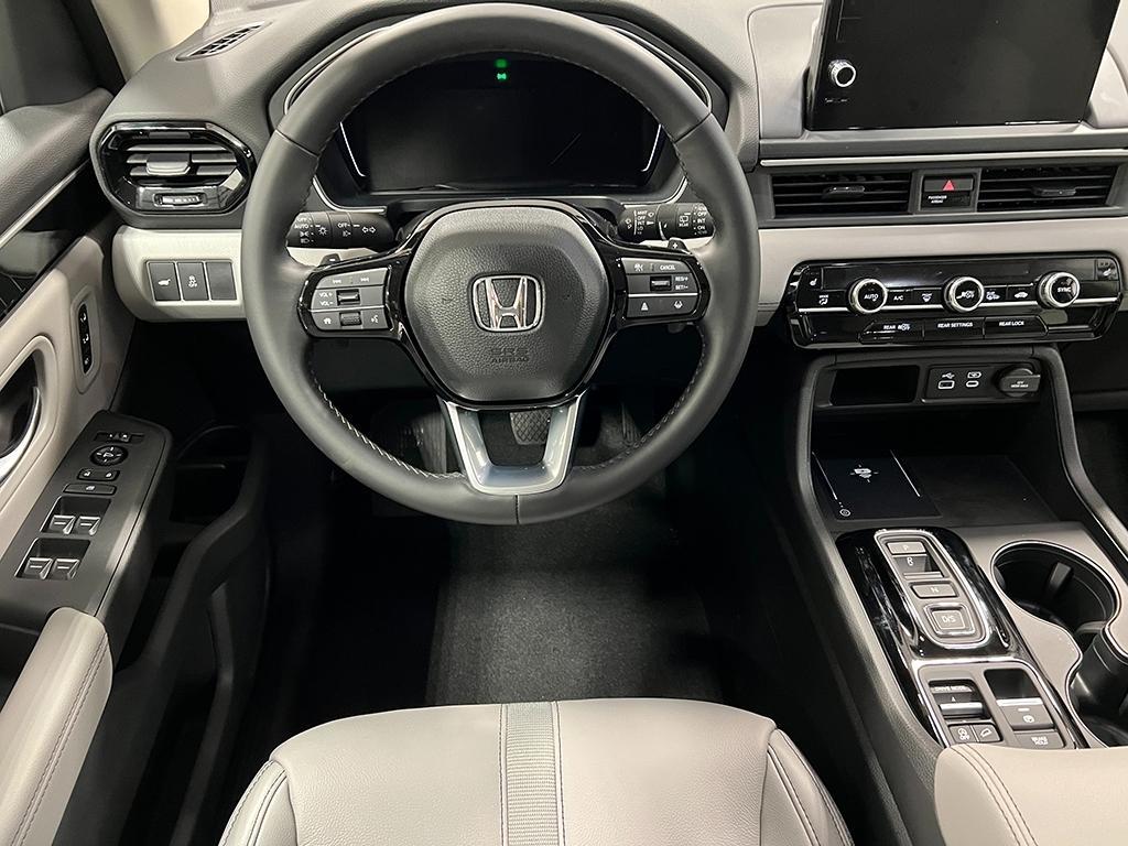 new 2025 Honda Pilot car, priced at $47,050