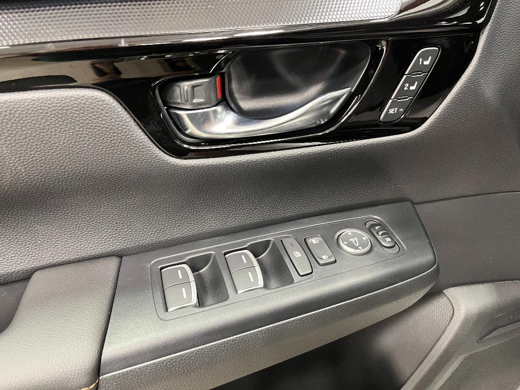 new 2026 Honda CR-V Hybrid car, priced at $43,700