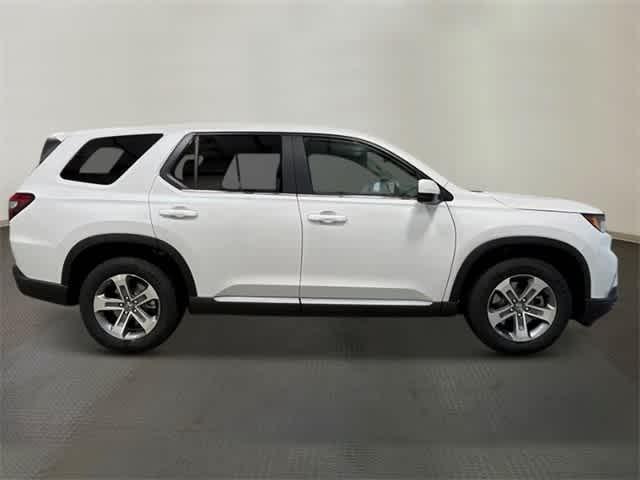 new 2025 Honda Pilot car, priced at $47,505