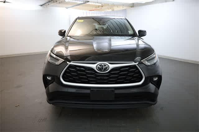 used 2021 Toyota Highlander car, priced at $29,799