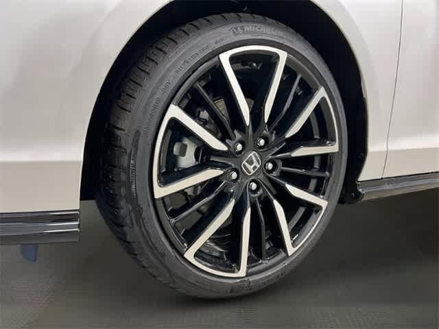 new 2025 Honda Accord Hybrid car, priced at $40,905