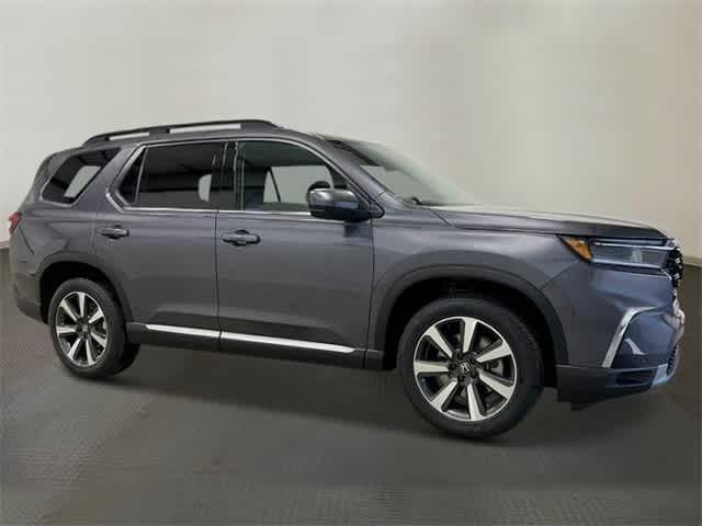 new 2025 Honda Pilot car, priced at $51,095