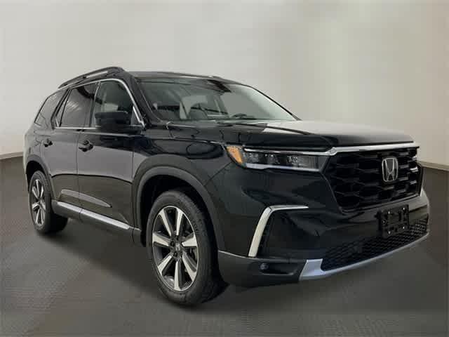 new 2025 Honda Pilot car, priced at $51,825
