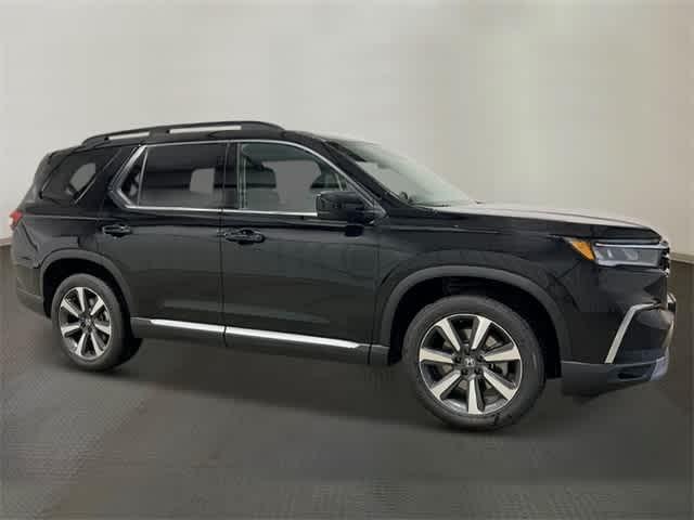 new 2025 Honda Pilot car, priced at $51,825