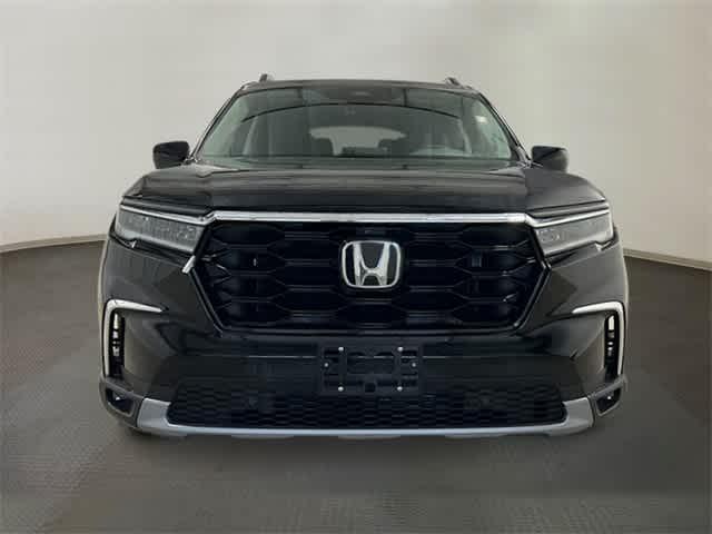 new 2025 Honda Pilot car, priced at $51,825