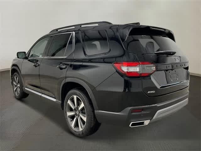 new 2025 Honda Pilot car, priced at $51,050
