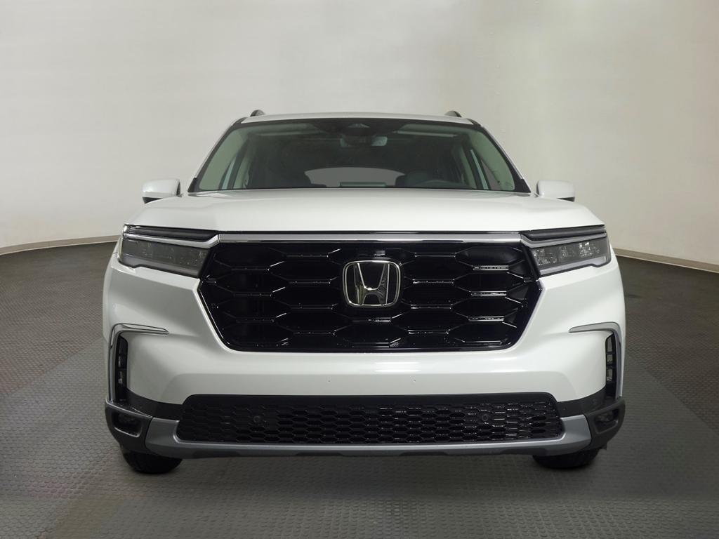 new 2025 Honda Pilot car, priced at $51,505
