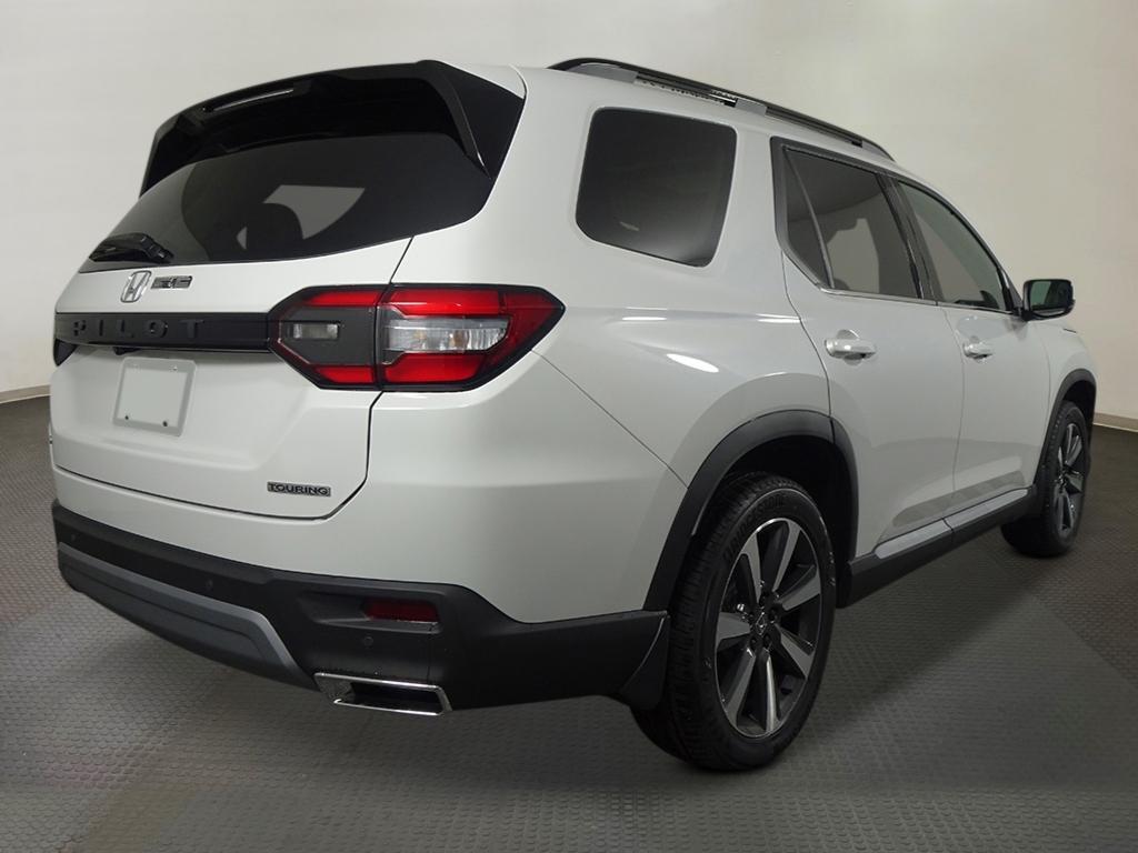 new 2025 Honda Pilot car, priced at $51,505