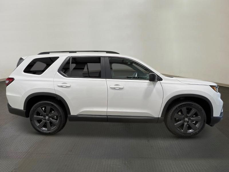 new 2025 Honda Pilot car, priced at $44,205