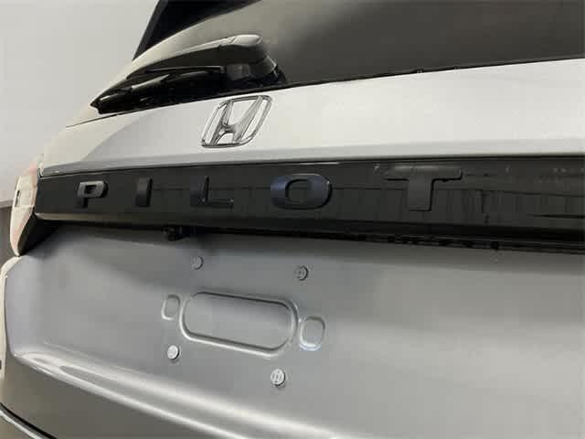new 2025 Honda Pilot car, priced at $50,895