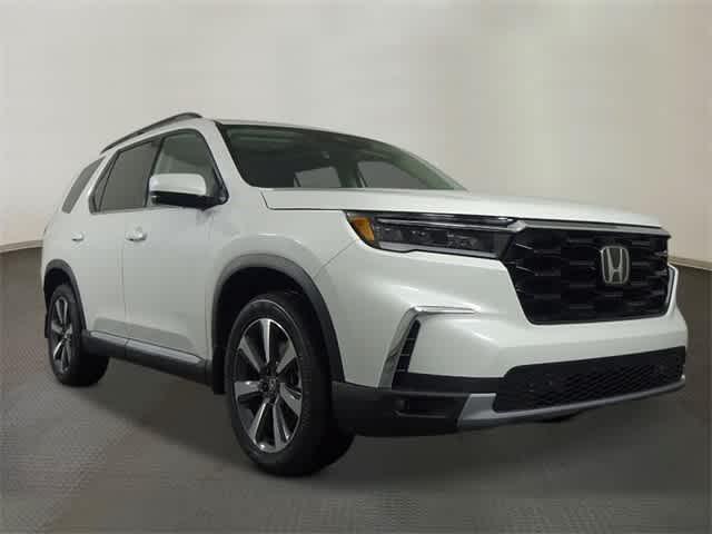 new 2025 Honda Pilot car, priced at $51,450