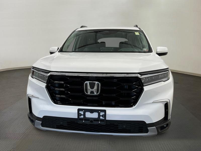 new 2025 Honda Pilot car, priced at $54,475