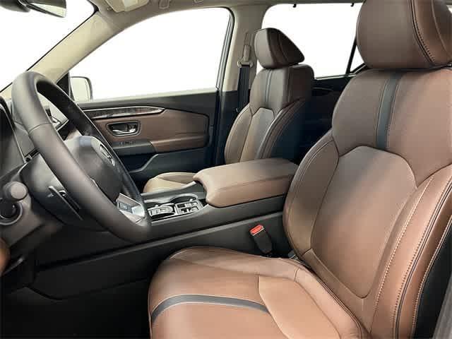 new 2025 Honda Pilot car, priced at $54,575