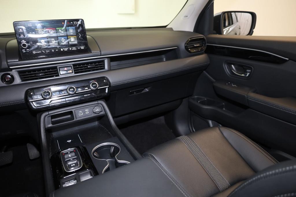 used 2023 Honda Pilot car, priced at $41,432