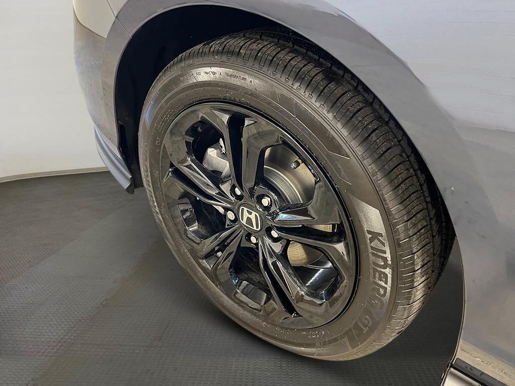 new 2025 Honda Accord car, priced at $31,710