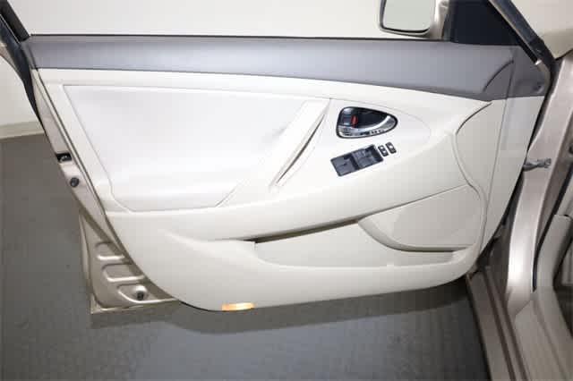 used 2009 Toyota Camry Hybrid car, priced at $6,195