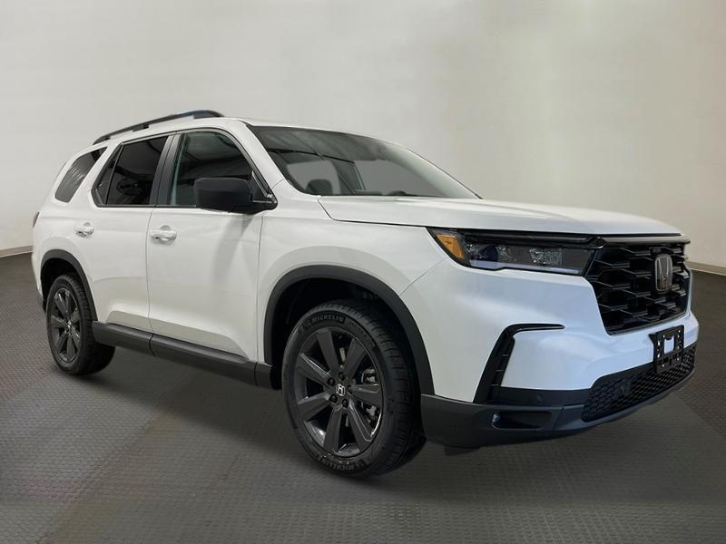 new 2025 Honda Pilot car, priced at $44,205