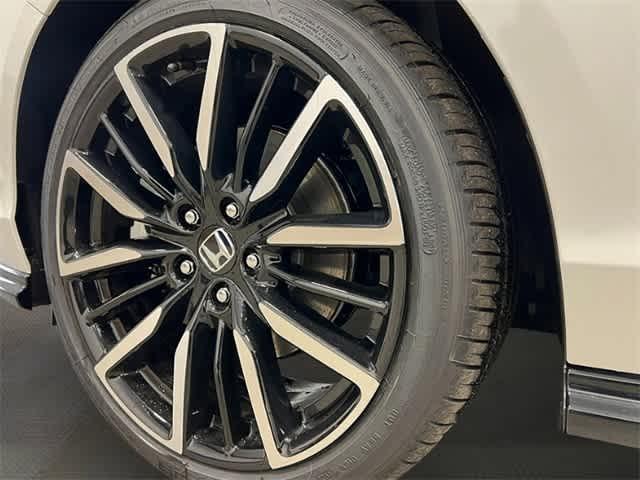 new 2025 Honda Accord Hybrid car, priced at $40,905