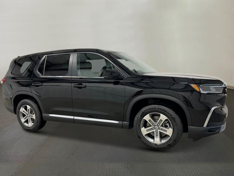 new 2025 Honda Pilot car, priced at $47,050