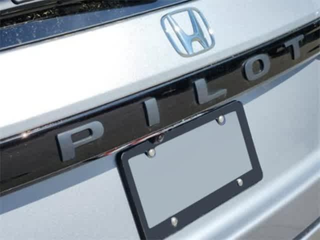 new 2025 Honda Pilot car, priced at $43,750