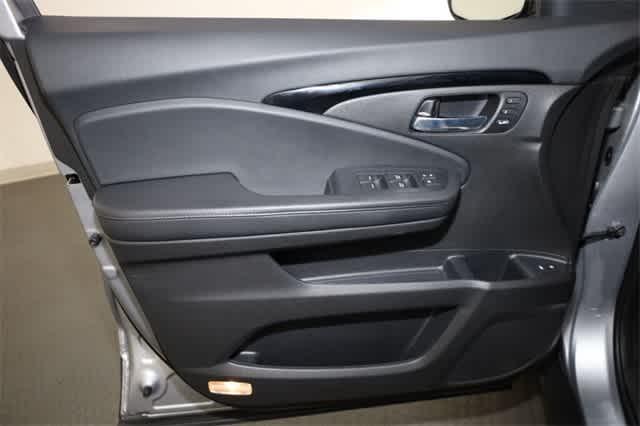 used 2022 Honda Pilot car, priced at $35,549