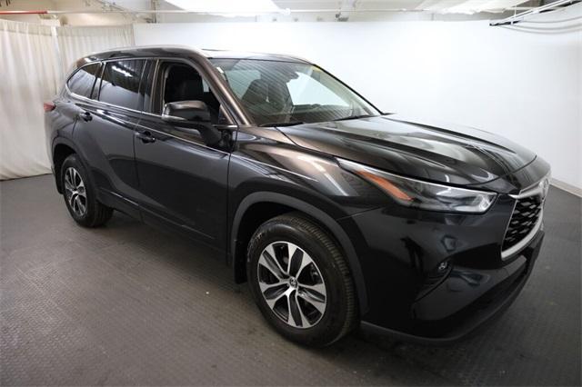 used 2022 Toyota Highlander car, priced at $34,938