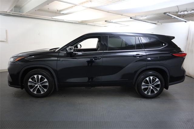 used 2022 Toyota Highlander car, priced at $34,938